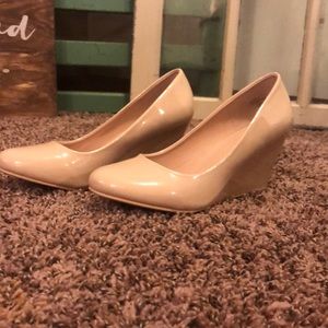 Nude Wedges